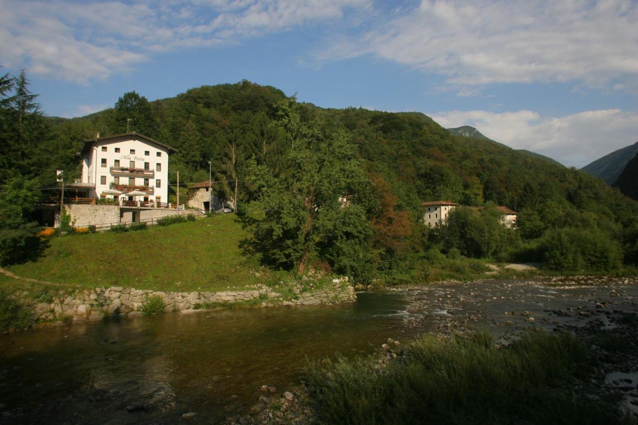 Albergo Alla Trota Pulfero Esterno foto